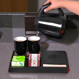 غلاية كهربائية ساجا فندقيه مع أكواب سيراميك لون أسود سعة 1.2 لتر