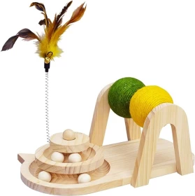 خداشة ولعبة للقطط