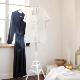 ستاند مبخرة عمودية لتبخير الملابس