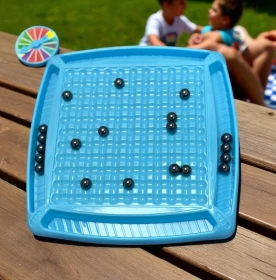 Magnetic Balls Puzzle Game